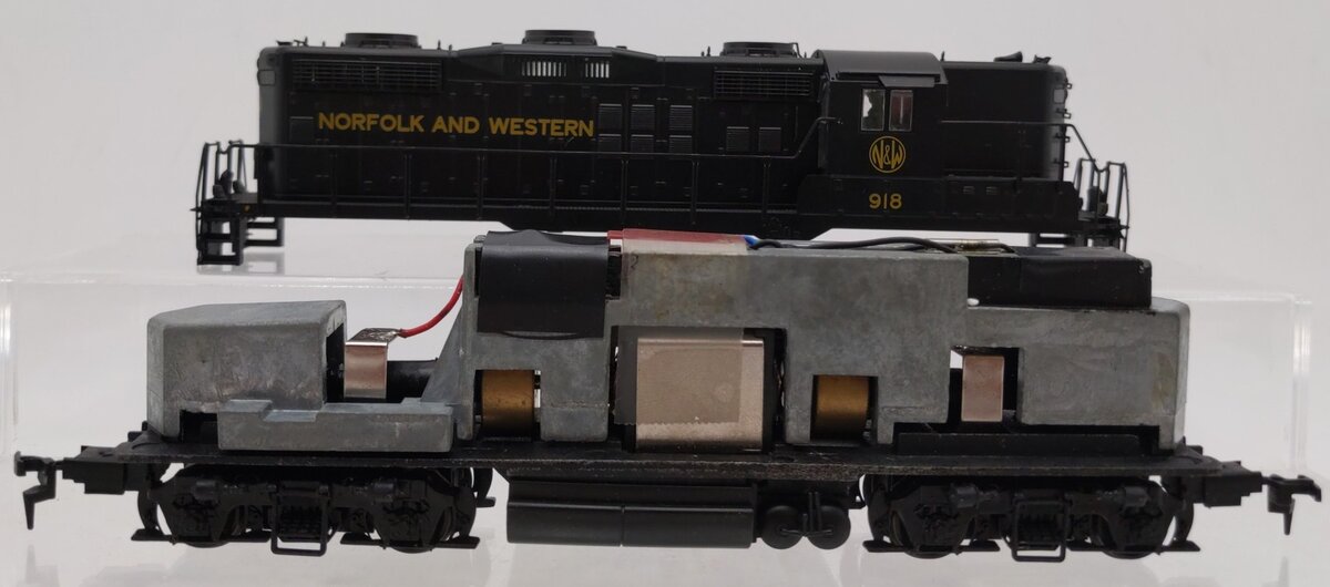 Proto 2000 8147 HO Scale Norfolk & Western Locomotive with Dynamic Brakes LN/Box