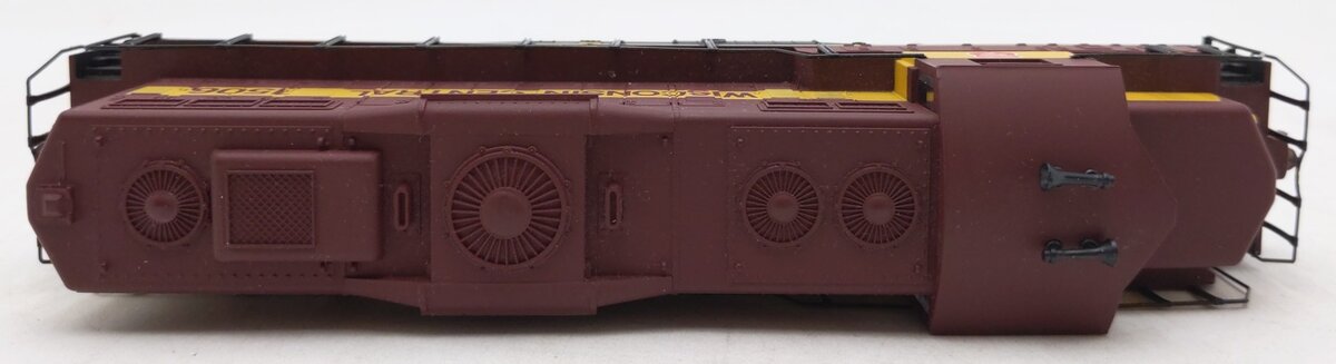 Walthers 931-118 HO Scale GP9M Wisconsin Central Diesel Locomotive #1503 LN