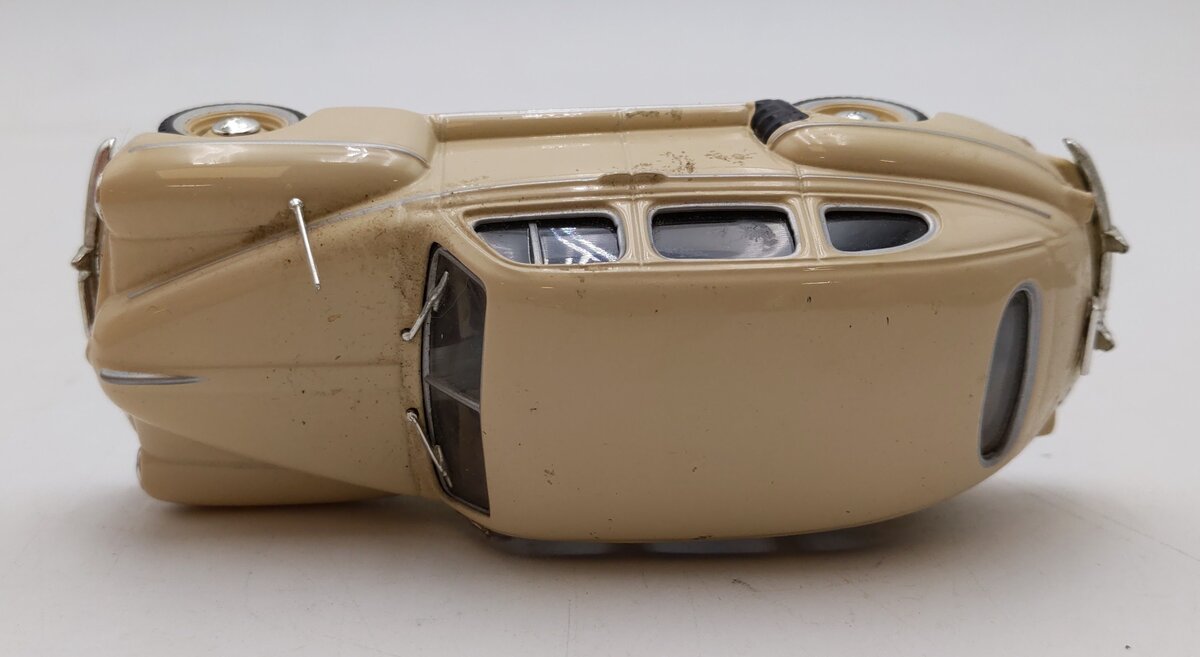 IXO Models 1:43 Scale Ford Fordor Sedan 1947 (Beige) LN/Box