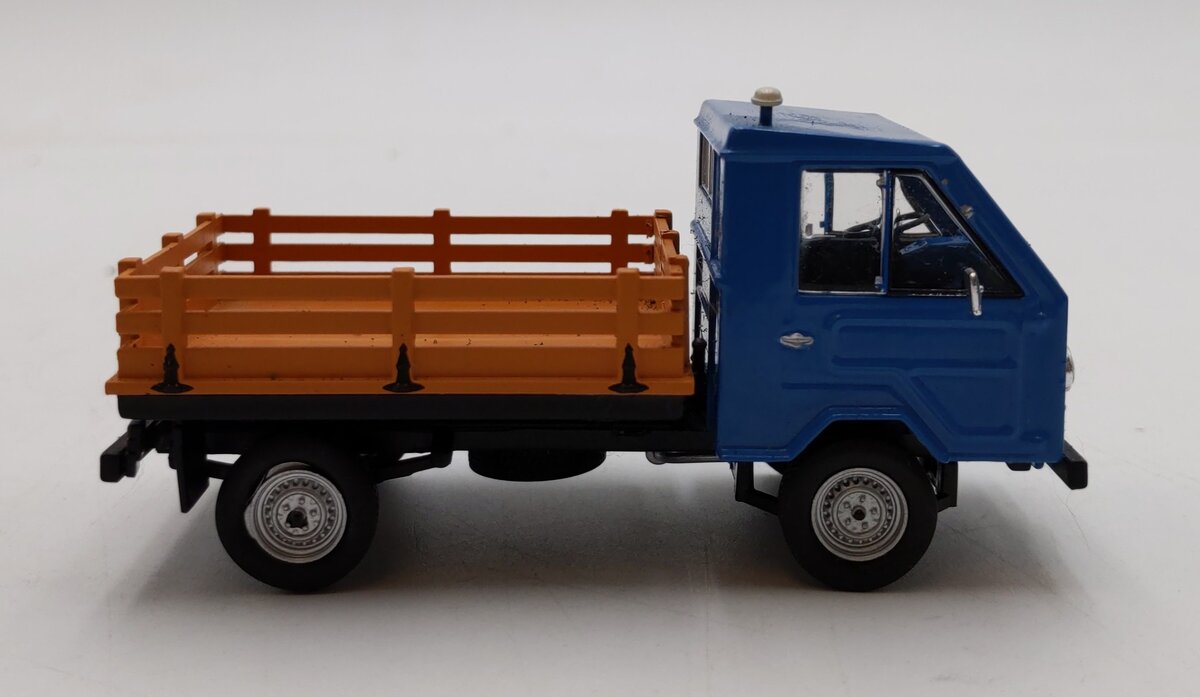 Planeta DeAgostini 1:43 Scale 1976 Volkswagen LN/Box