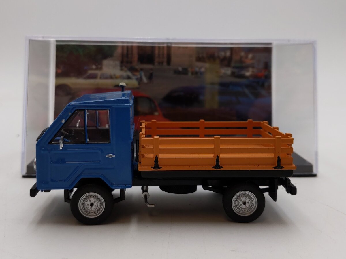 Planeta DeAgostini 1:43 Scale 1976 Volkswagen LN/Box