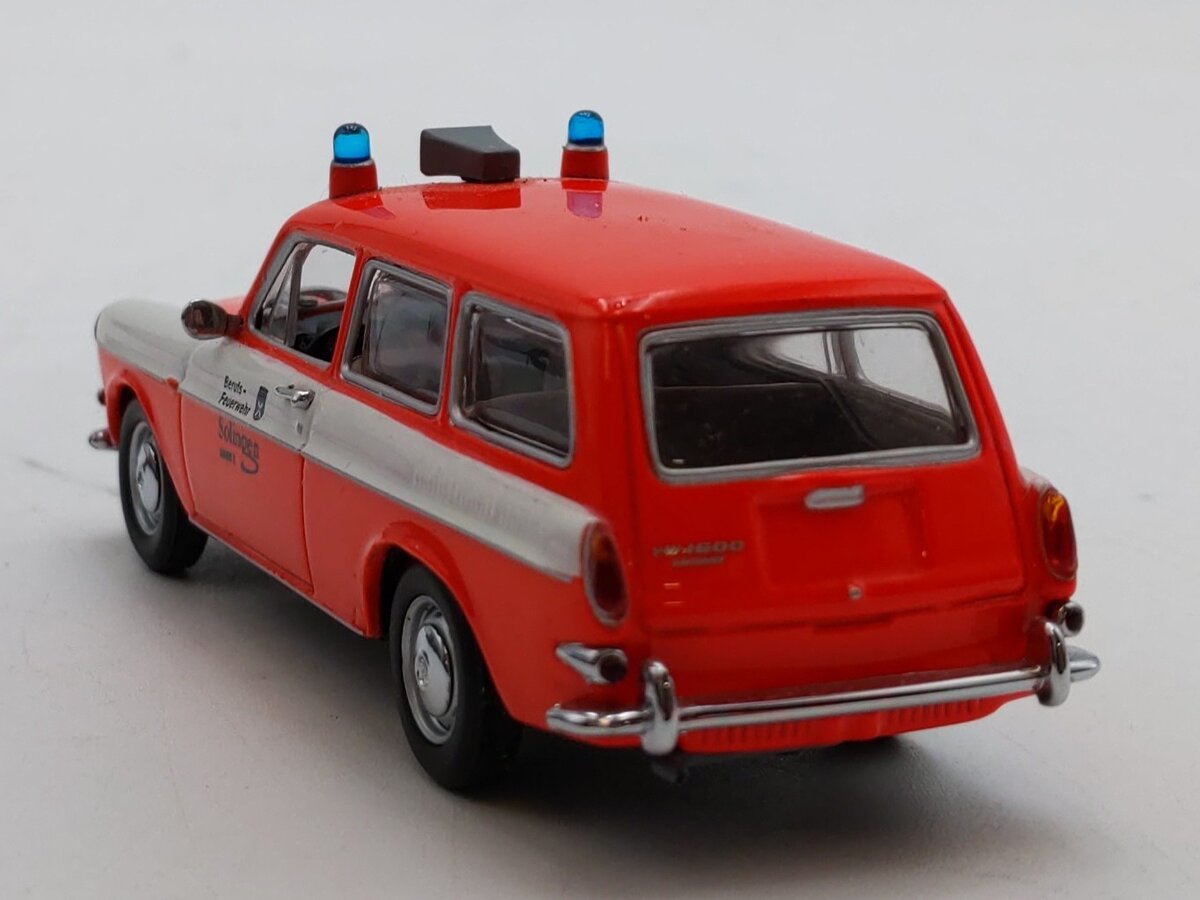 Minichamps 1:43 Scale 1972 Volkswagen 1600L Variant fire car LN/Box