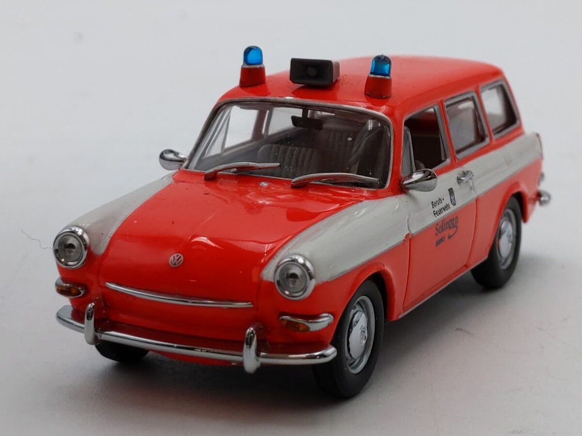 Minichamps 1:43 Scale 1972 Volkswagen 1600L Variant fire car LN/Box