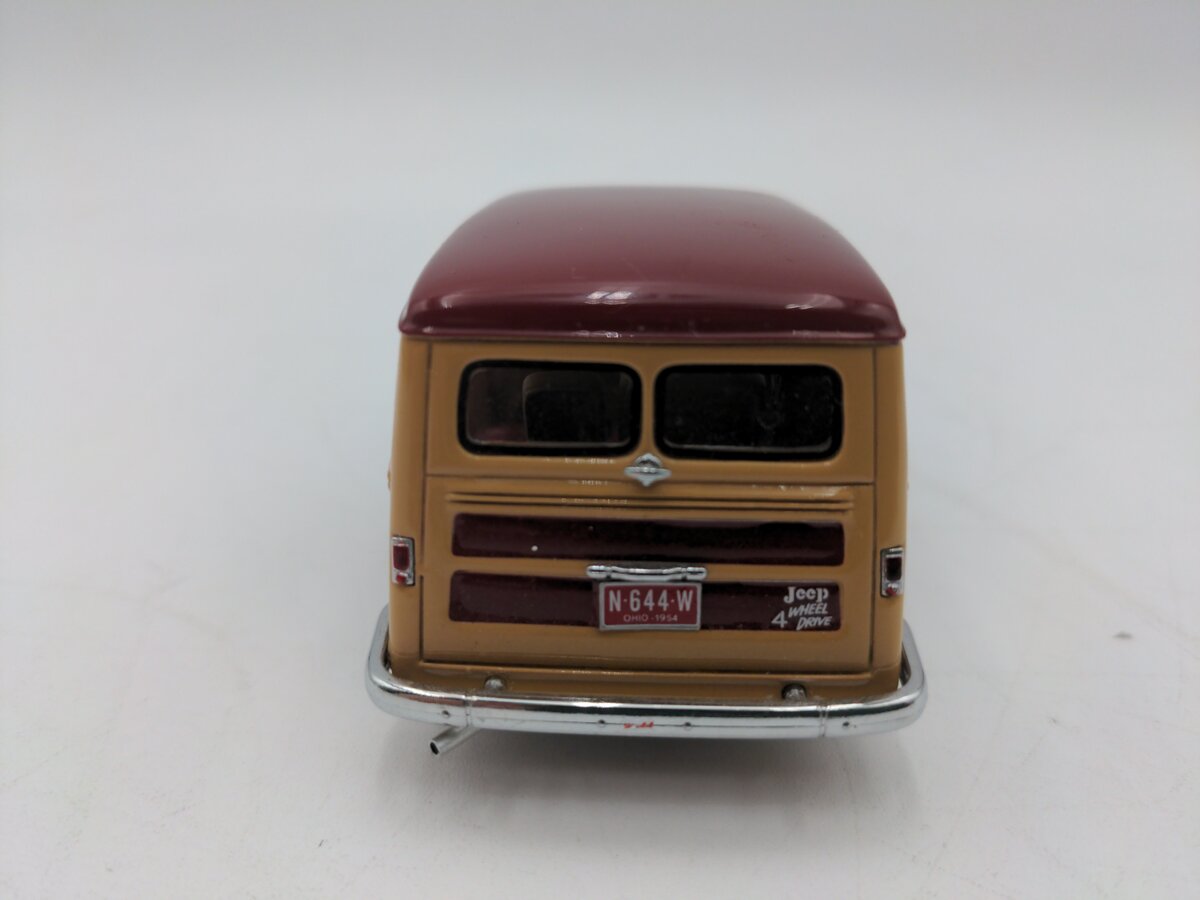 NEO 1:43 Willys 1994 Jeep Station Wagon VG/Box