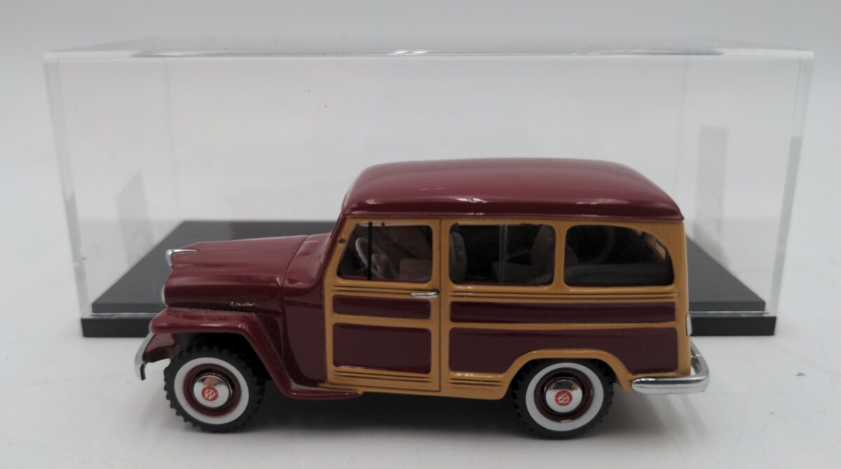 NEO 1:43 Willys 1994 Jeep Station Wagon VG/Box