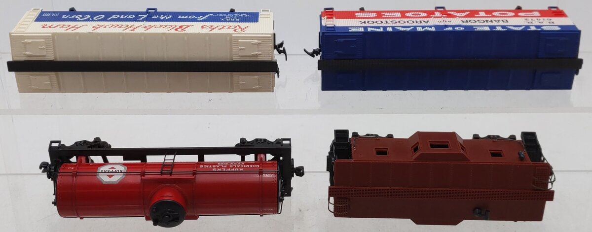 HO Scale Assorted Freight Cars [4] VG