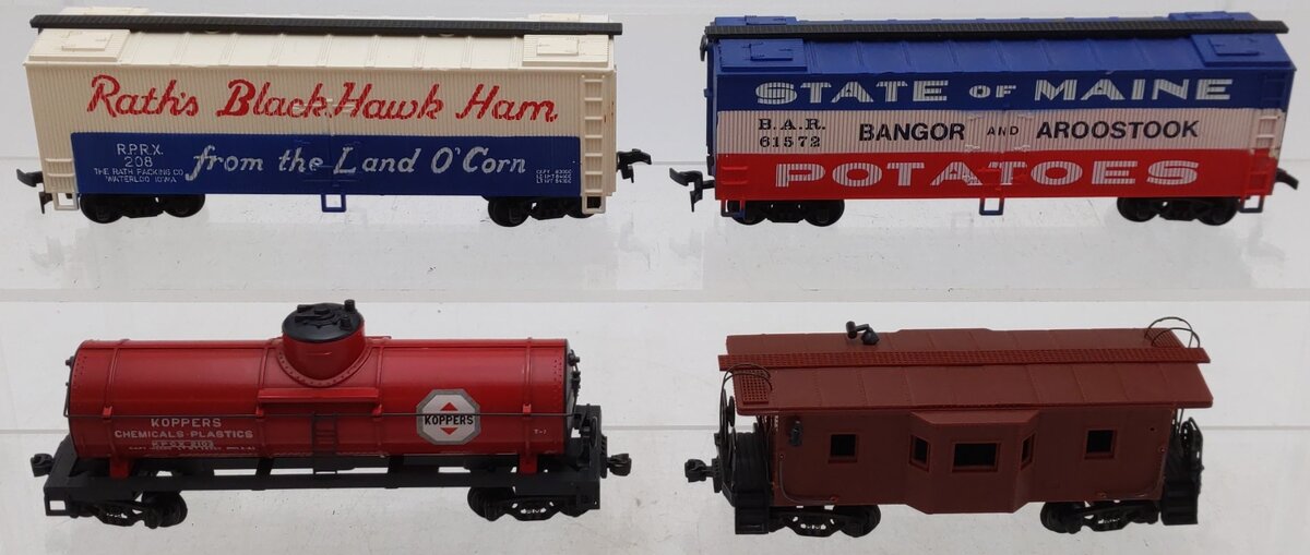HO Scale Assorted Freight Cars [4] VG
