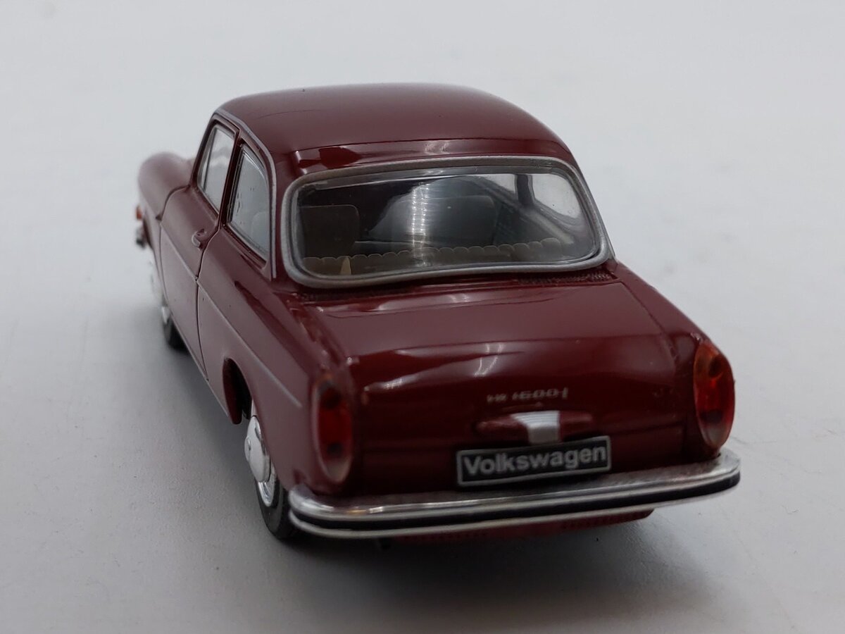Whitebox 1:43 Scale Volkswagen 1600 L (Dark Red) LN/Box