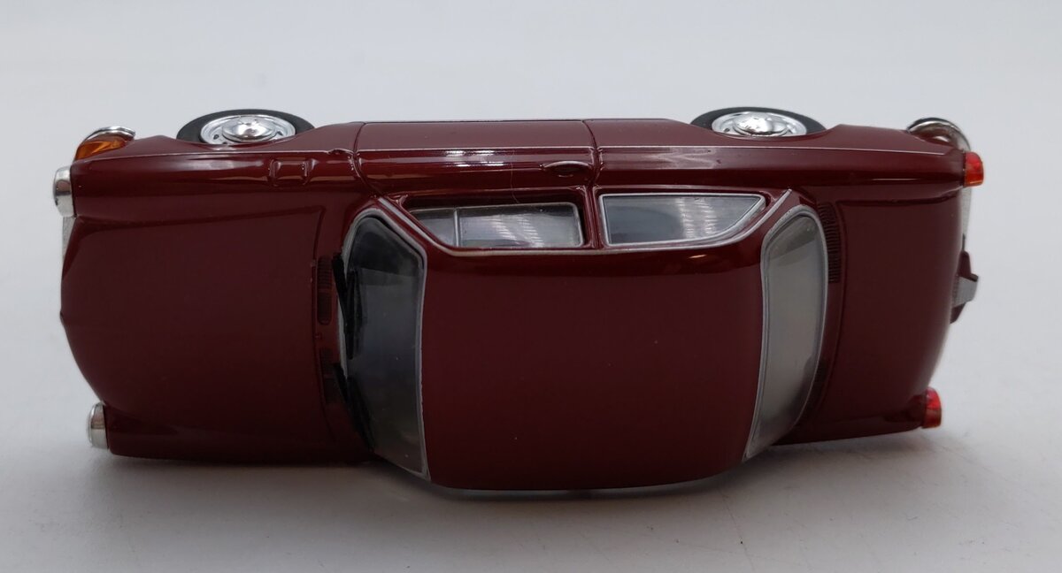 Whitebox 1:43 Scale Volkswagen 1600 L (Dark Red) LN/Box
