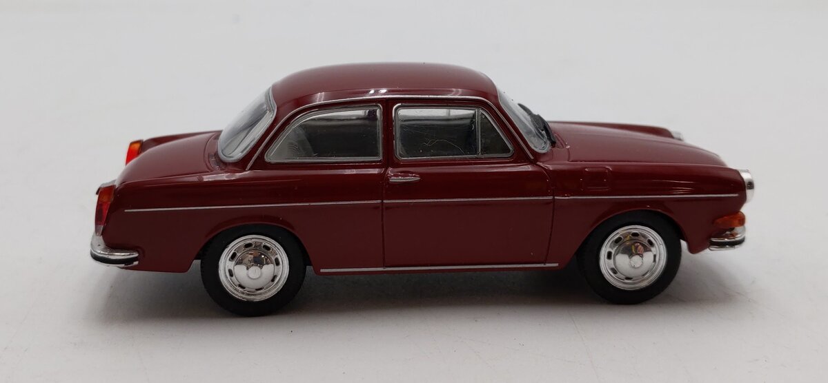 Whitebox 1:43 Scale Volkswagen 1600 L (Dark Red) LN/Box