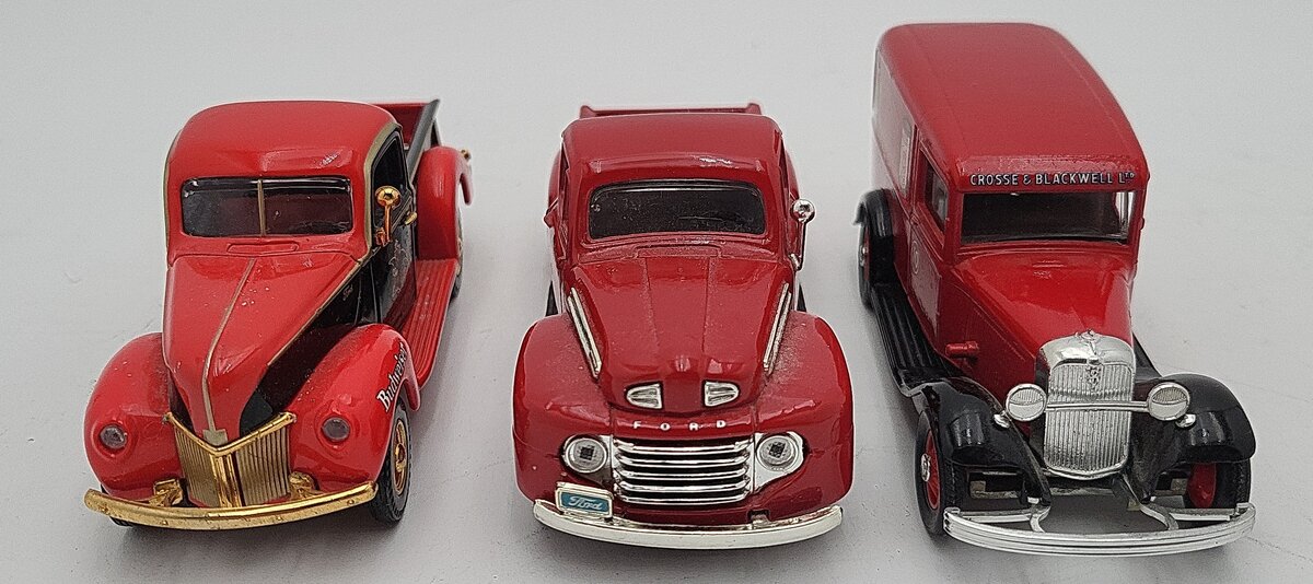 Matchbox, Elicar, & Other Diecast 1:43 Vehicle Assortment: YVTO5, 94212 [3] EX