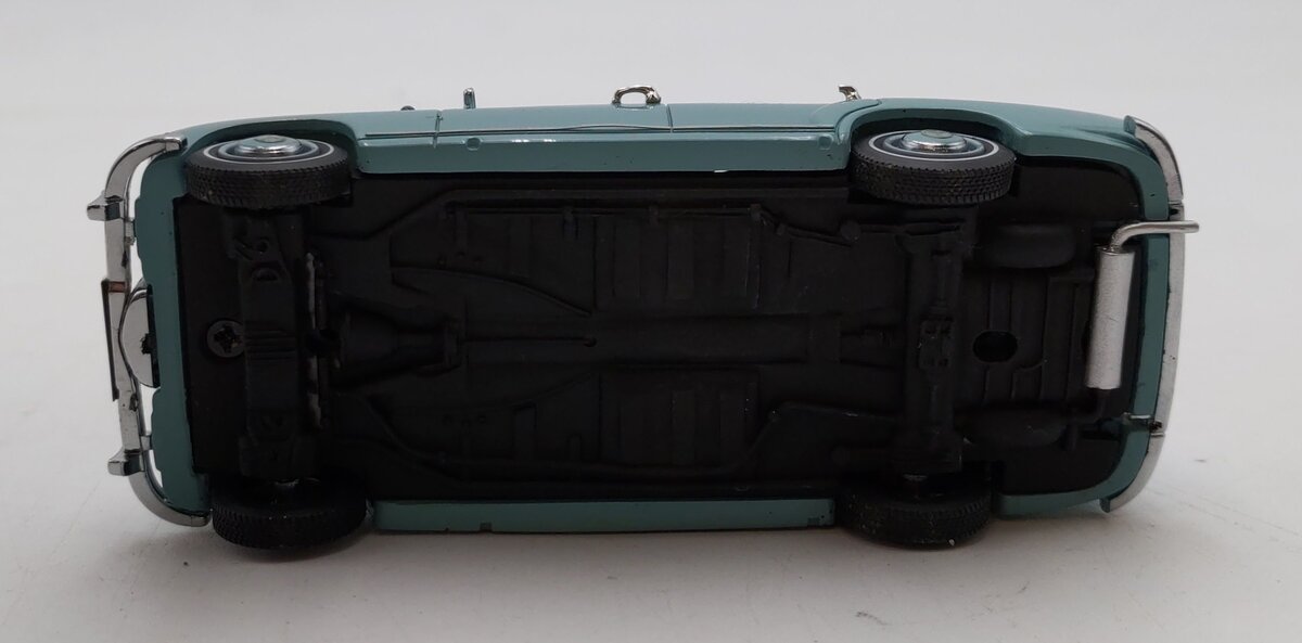 IXO Models 1:43 Scale CLC286 Mercedes-Benz 240 G Wagon SWB Soft Top 1986 LN/Box