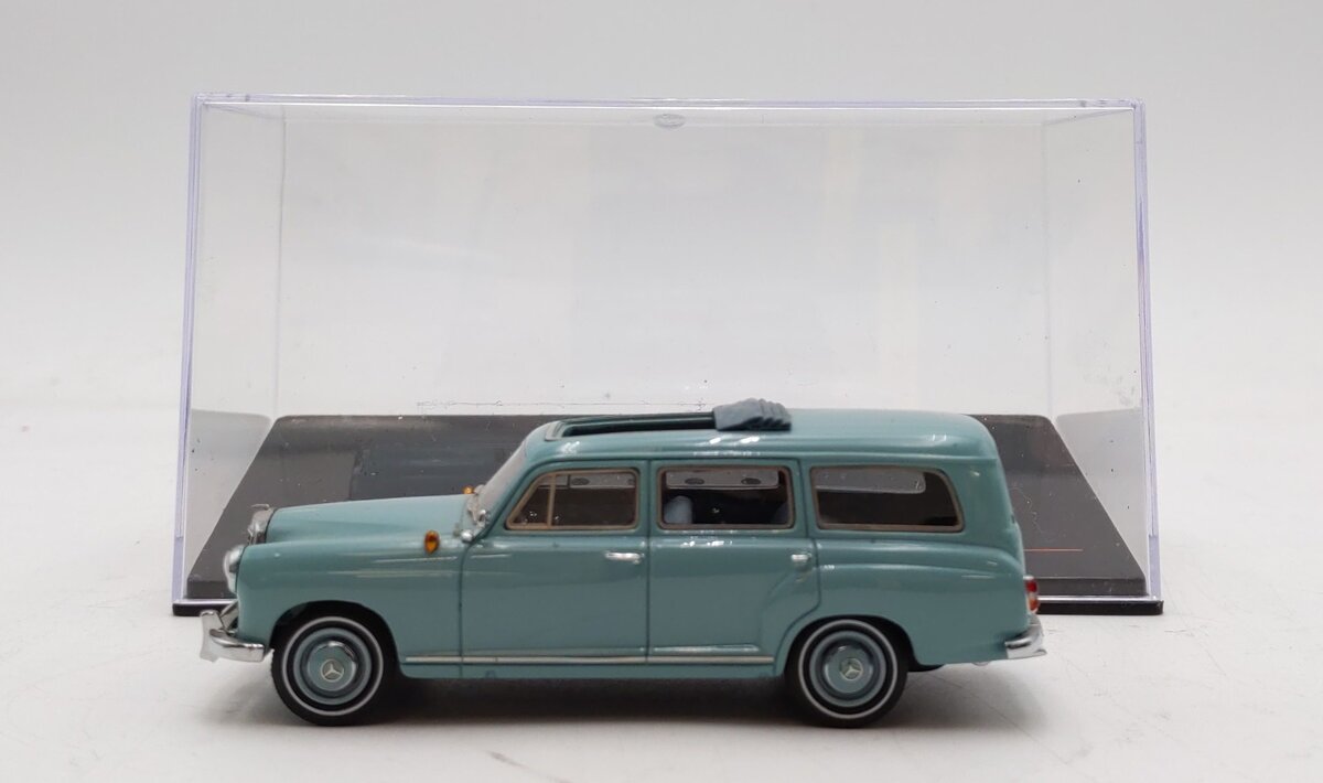 IXO Models 1:43 Scale CLC286 Mercedes-Benz 240 G Wagon SWB Soft Top 1986 LN/Box