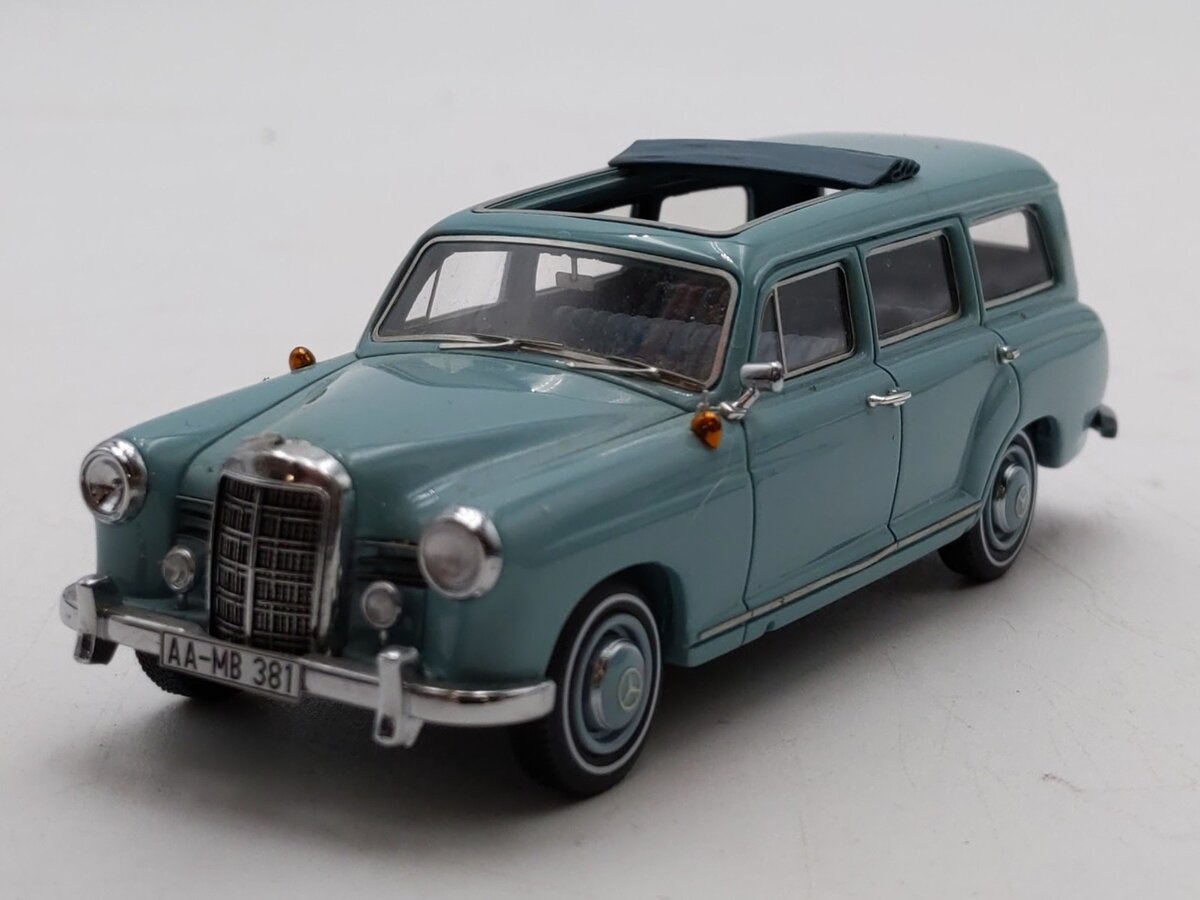 IXO Models 1:43 Scale CLC286 Mercedes-Benz 240 G Wagon SWB Soft Top 1986 LN/Box