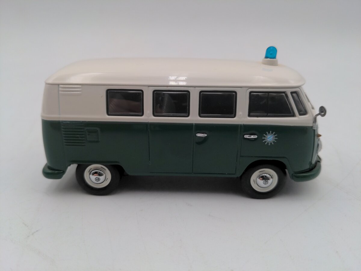 Premium ClassiXXs 1/43 VW T1 Bus Polizei VG/Box