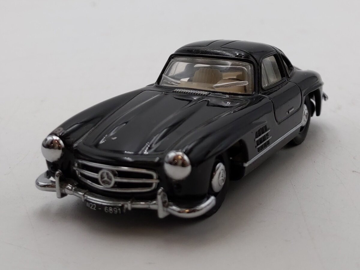 Matchbox 1:43 Scale 1955 Mercedes-Benz 300 SL Gullwing (Black) LN/Box