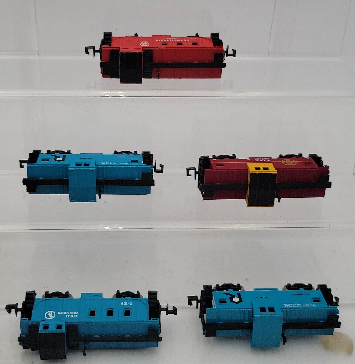 Bachmann Assorted N Scale Caboose Cars #760720,17067,999628,17067,X-106 [5] EX/Box