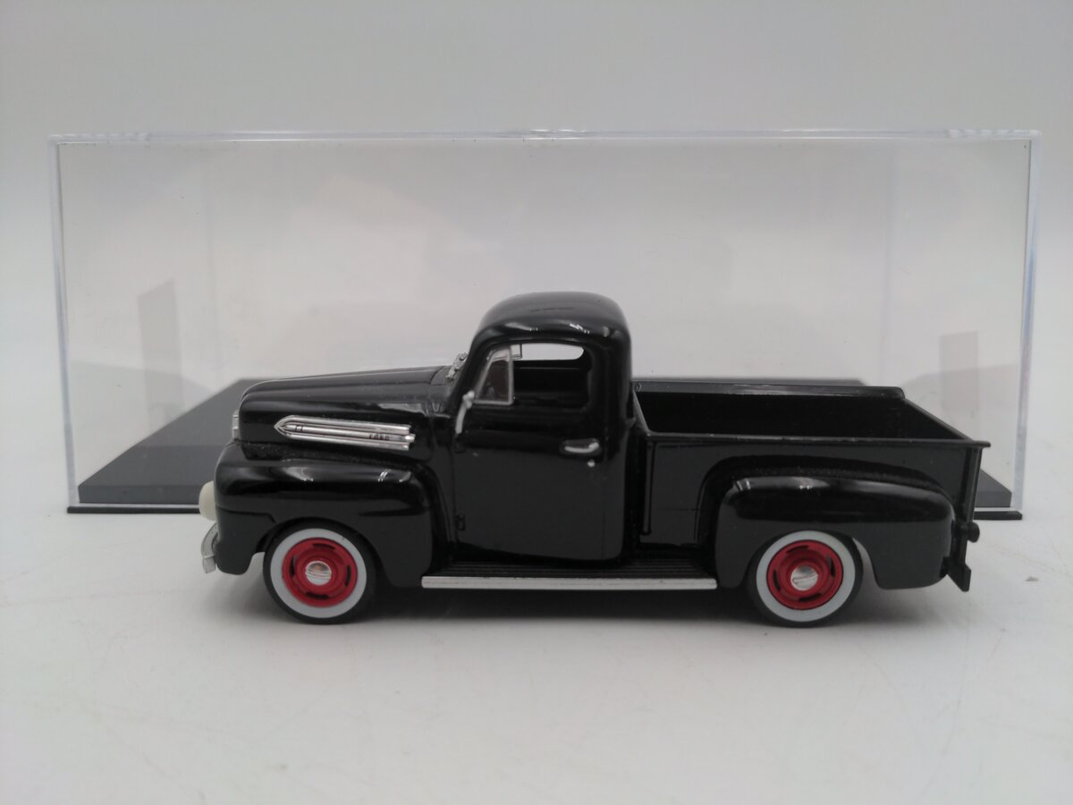 Greenlight Collectibles 86315 1:43 1951 Ford F-1 in Raven Black EX/Box