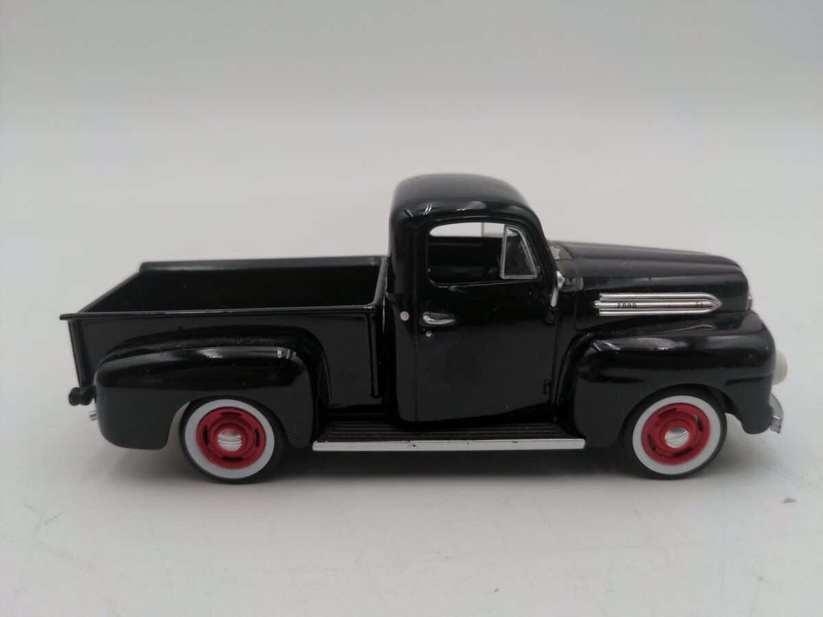 Greenlight Collectibles 86315 1:43 1951 Ford F-1 in Raven Black EX/Box