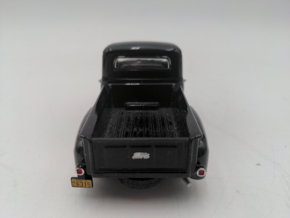 Greenlight Collectibles 86315 1:43 1951 Ford F-1 in Raven Black EX/Box
