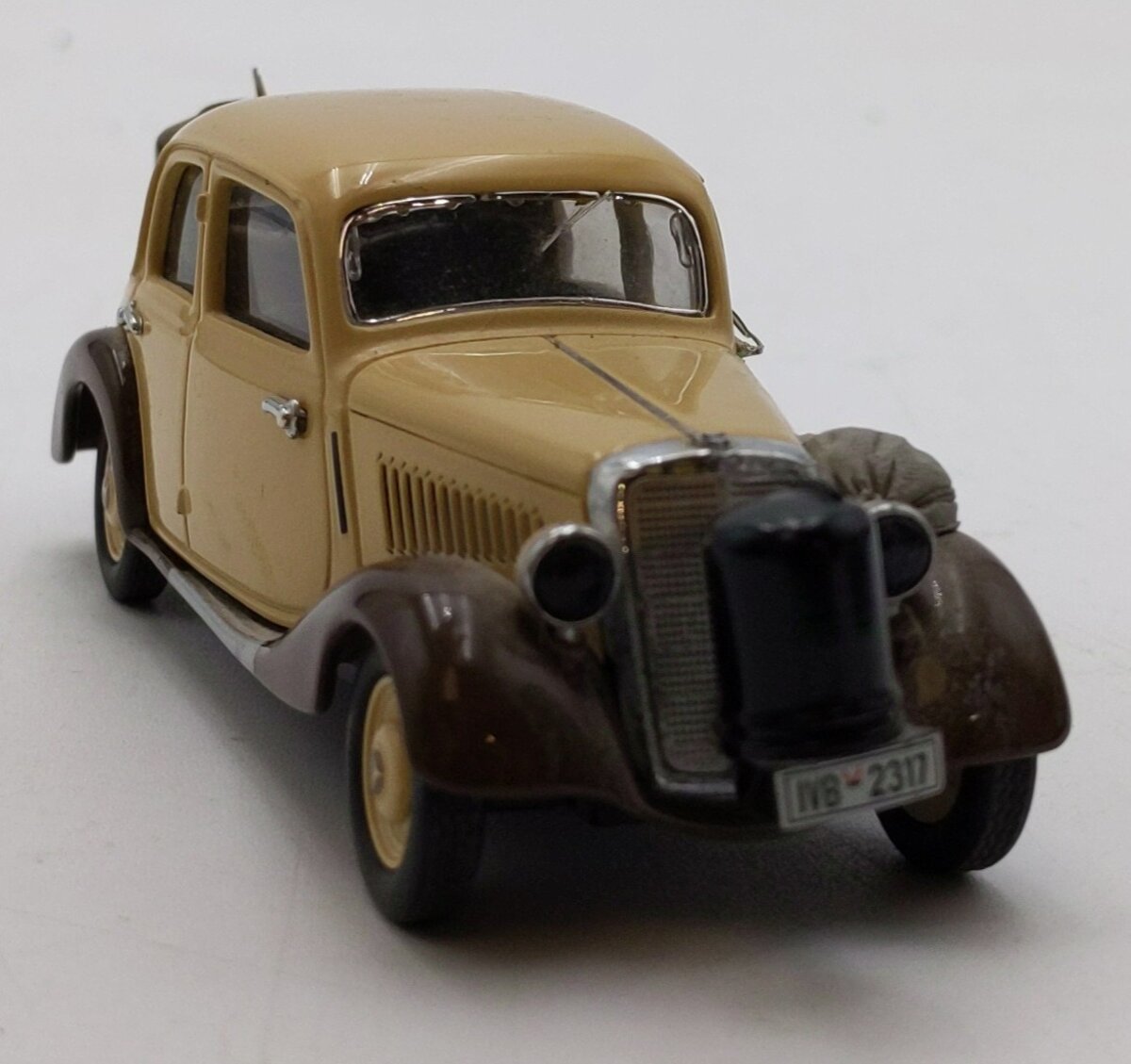 Schuco 1:43 Scale Mercedes-Benz 170V Holzvergaser (wood gasifier) LN/Box