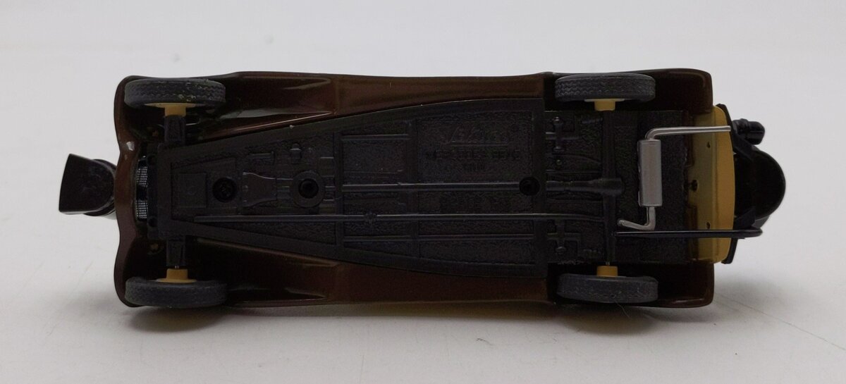 Schuco 1:43 Scale Mercedes-Benz 170V Holzvergaser (wood gasifier) LN/Box
