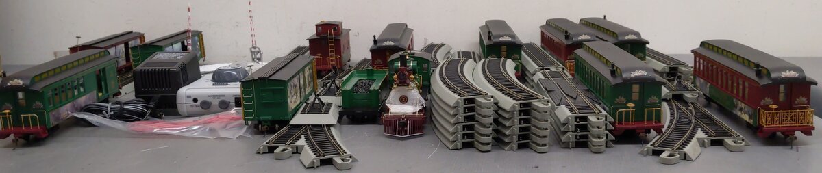 Hawthorne Village Christmas Train Set EX
