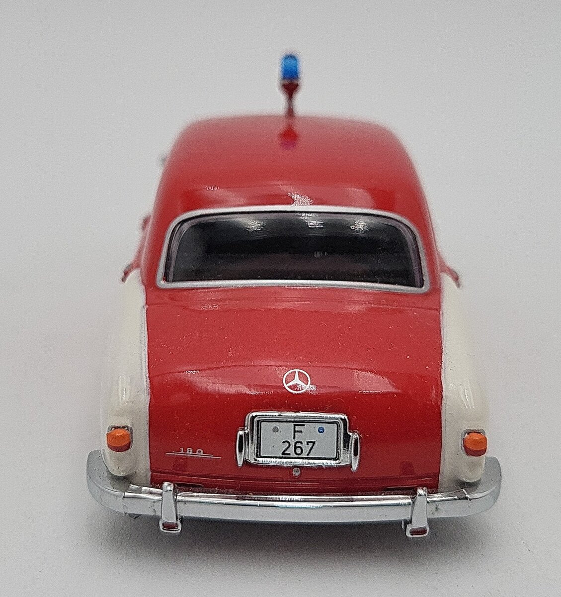 Minichamps 1:43 W120 Mercedes-Benz 180 Ponton 1956 Frankfurt Fire F-267 EX