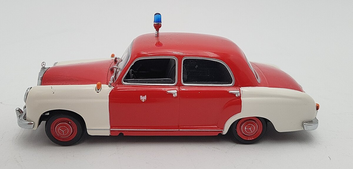 Minichamps 1:43 W120 Mercedes-Benz 180 Ponton 1956 Frankfurt Fire F-267 EX