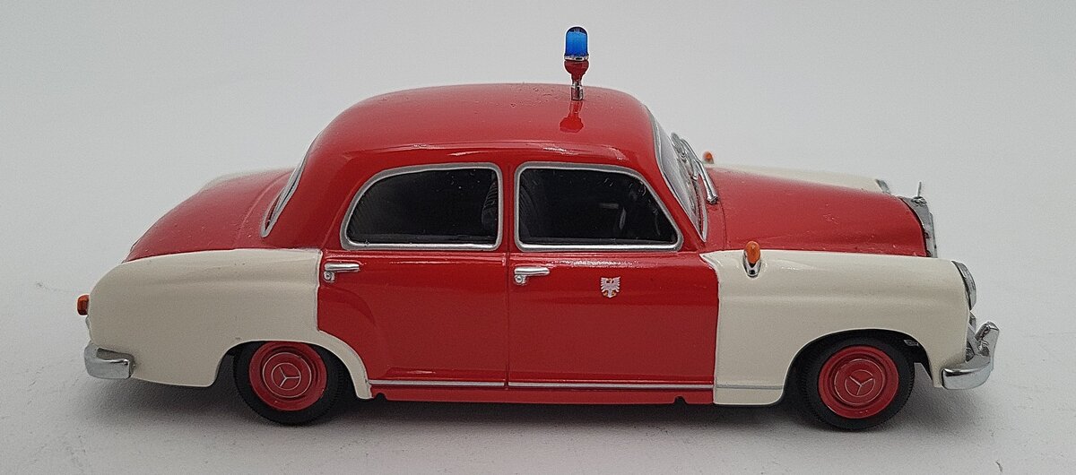 Minichamps 1:43 W120 Mercedes-Benz 180 Ponton 1956 Frankfurt Fire F-267 EX