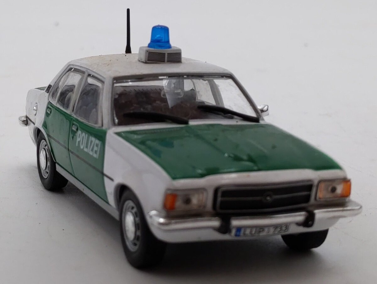 Opel Rekord D 1972-19771:43 Scale police model car Opel Collection LN/Box