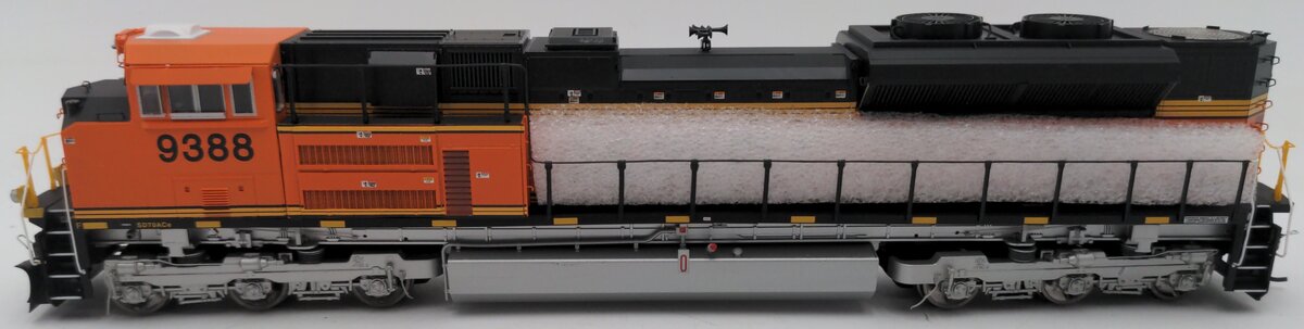 Athearn G68653 HO Scale BNSF Railway SD70ACe Diesel Locomotives #9388 with Sound LN/Box