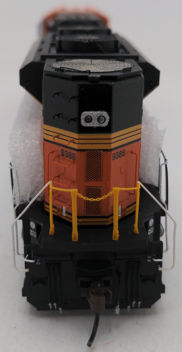 Athearn G68653 HO Scale BNSF Railway SD70ACe Diesel Locomotives #9388 with Sound LN/Box