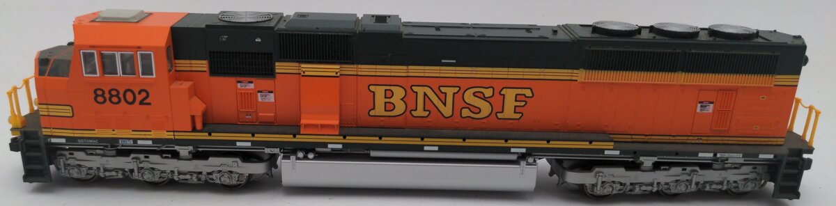 Kato 37-6451 HO BNSF Heritage II EMD SD70MAC Diesel Locomotive #8802 EX/Box