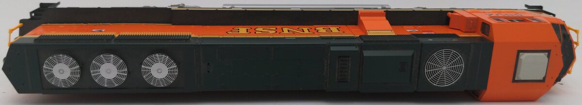 Kato 37-6451 HO BNSF Heritage II EMD SD70MAC Diesel Locomotive #8802 EX/Box