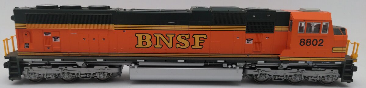 Kato 37-6451 HO BNSF Heritage II EMD SD70MAC Diesel Locomotive #8802 EX/Box