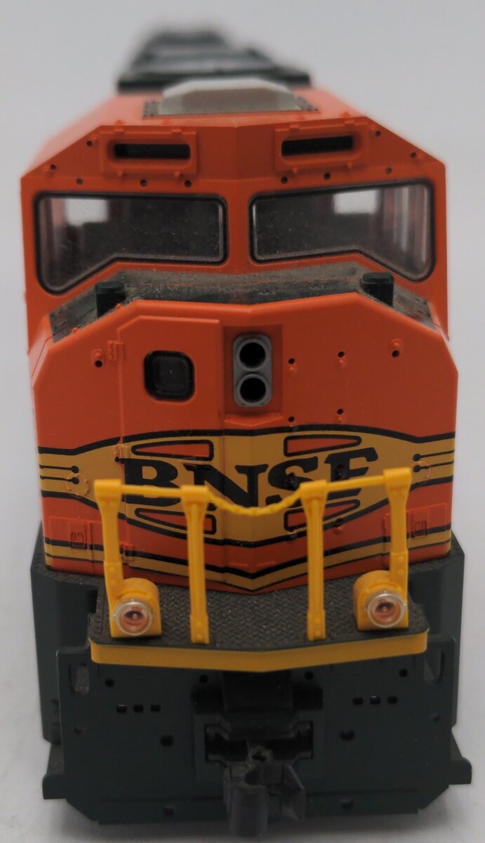 Kato 37-6451 HO BNSF Heritage II EMD SD70MAC Diesel Locomotive #8802 EX/Box