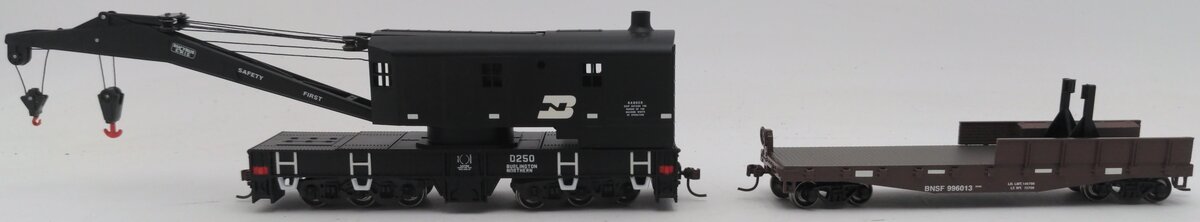Athearn 75401 HO Burlington Northern 250-Ton Crane w/Tender #D250 EX/Box