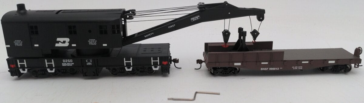 Athearn 75401 HO Burlington Northern 250-Ton Crane w/Tender #D250 EX/Box