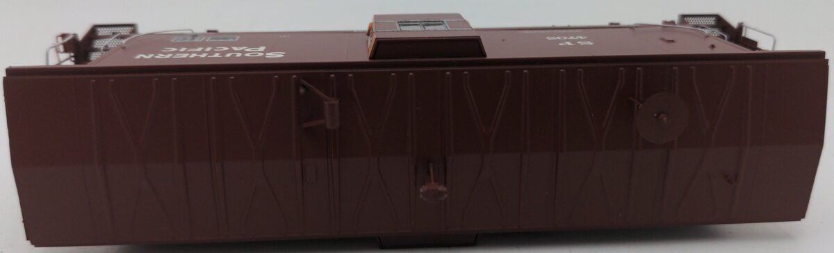 Athearn G63010 HO Southern Pacific C-50-9 Bay Window Caboose w/ Lights #4705 EX/Box