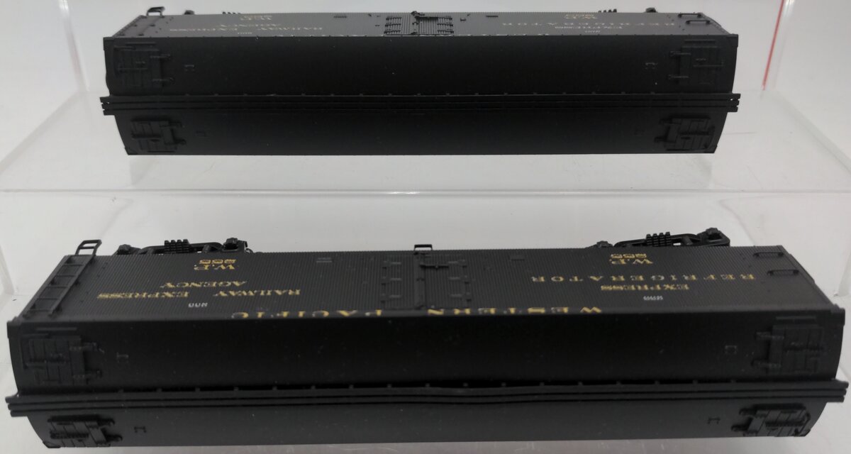 Broadway Limited 1489 HO Western Pacific 53'6" Wood Express Reefer 2-Car Set EX/Box