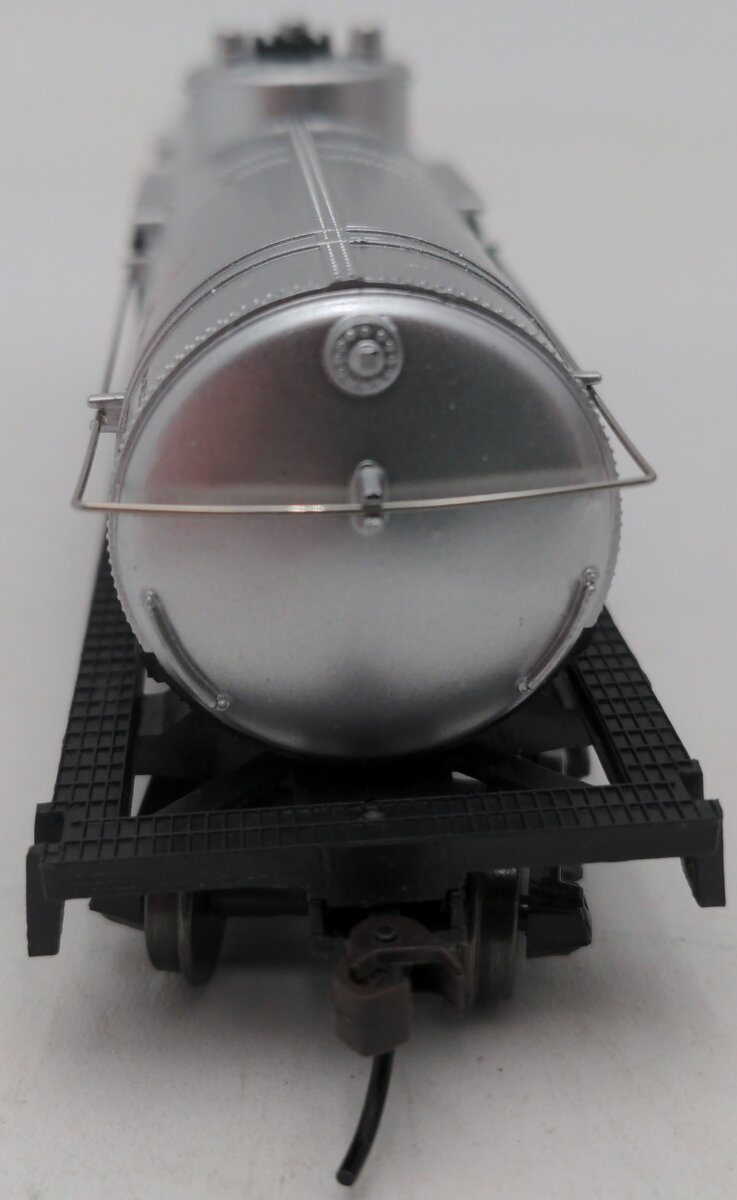 Walthers 931-1613 HO Scale Amoco Oil 40' Tank Car #1330 EX/Box