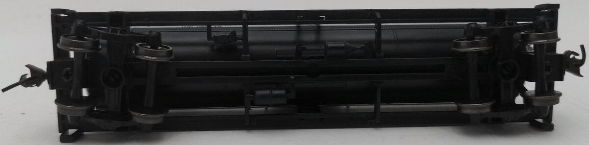 Walthers 931-1613 HO Scale Amoco Oil 40' Tank Car #1330 EX/Box