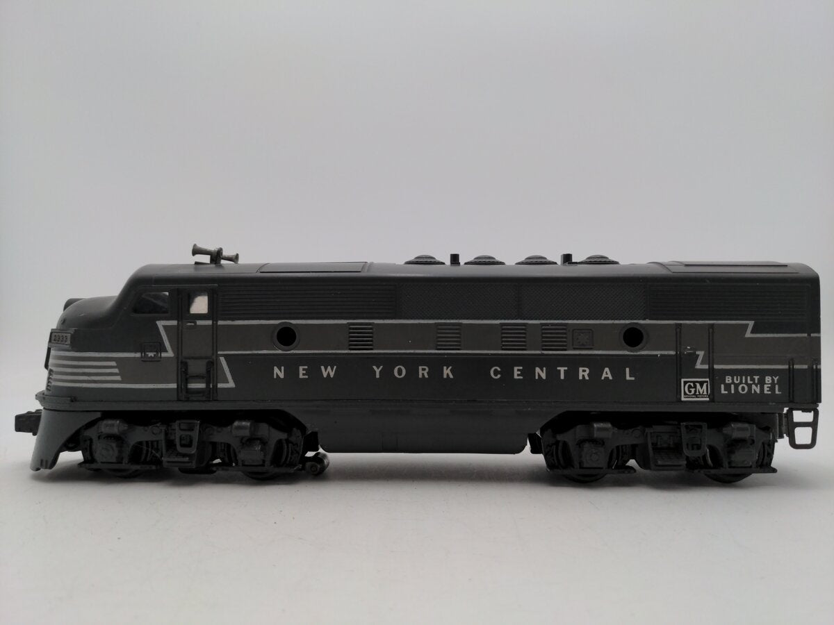 Lionel 2333 Vintage O New York Central Diesel Locomotive B Unit Only VG