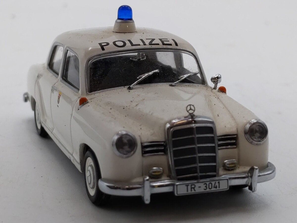 Minichamps 1:43 Scale Mercedes-Benz 180 (W120) police sedan LN/Box