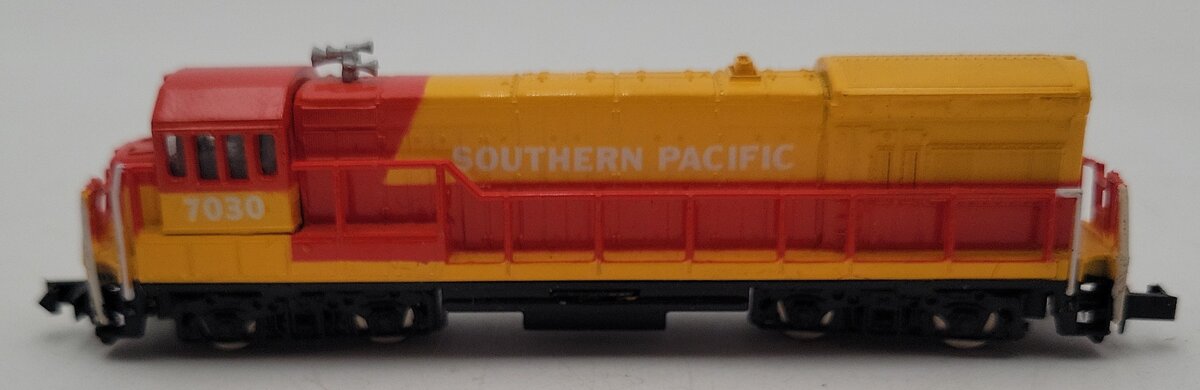 Bachmann 4682 N Scale Southern Pacific GE U36B Diesel Locomotive #7030 EX/Box