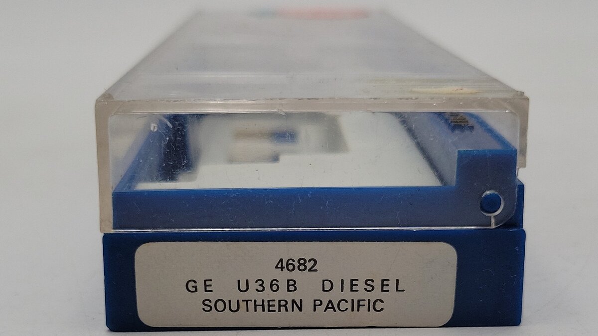 Bachmann 4682 N Scale Southern Pacific GE U36B Diesel Locomotive #7030 EX/Box
