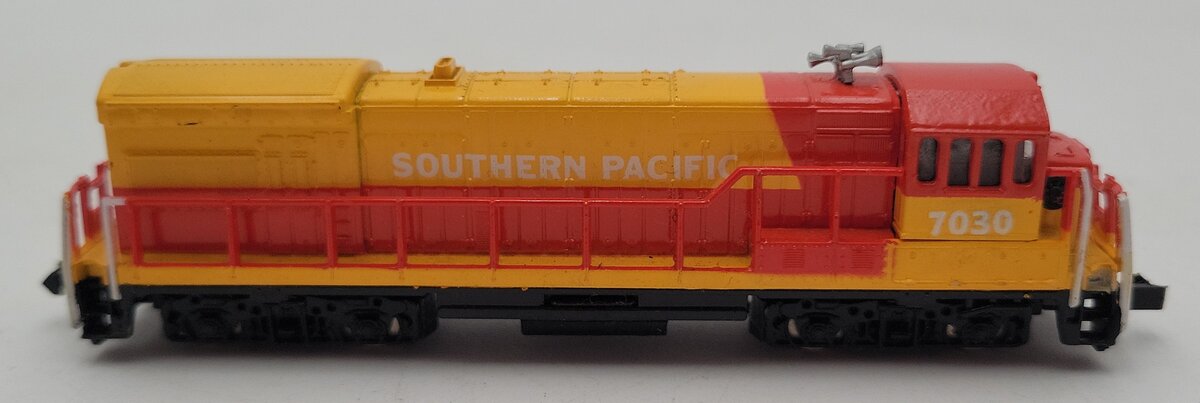 Bachmann 4682 N Scale Southern Pacific GE U36B Diesel Locomotive #7030 EX/Box