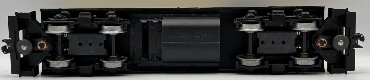 Lionel 6-8779 O Gauge Chicago and Northwestern GP-20 Dummy Diesel Locomotive EX/Box