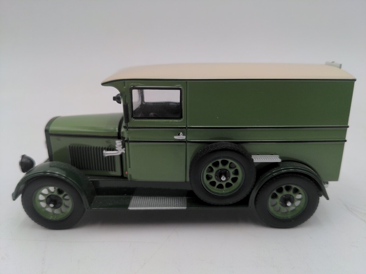 Premium ClassiXXs 25 1/43 Phanomen Granit Green VG